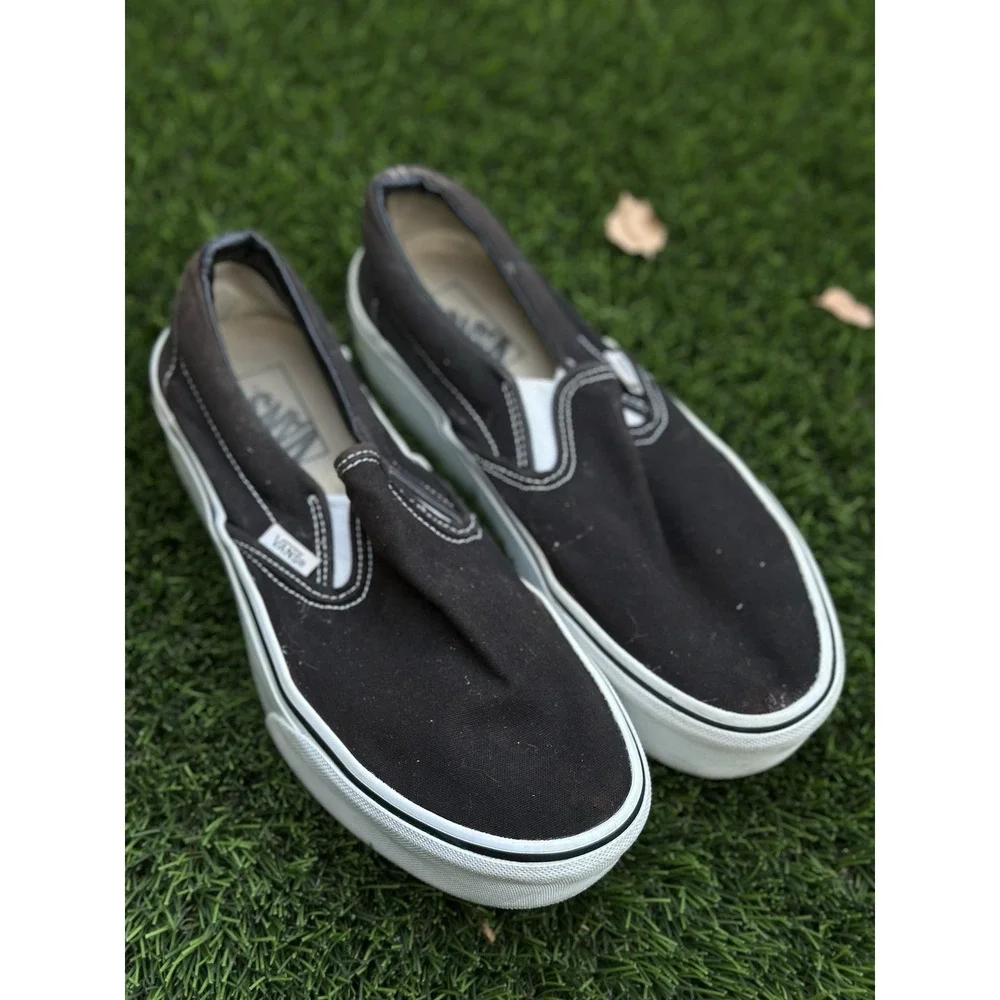 Vans Classic Slip-On Black White Canvas Shoes Men's 7.5 Women's 9 EU 40